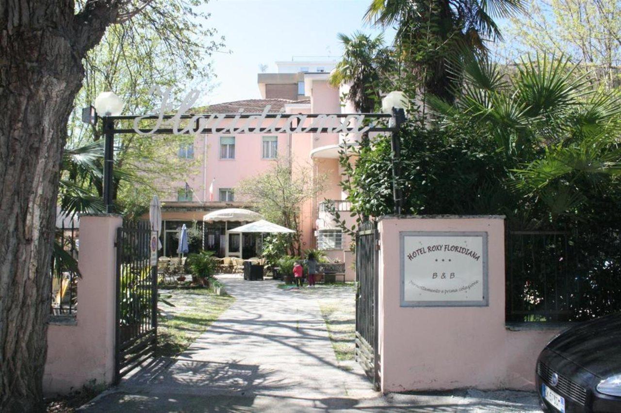 Hotel Roxy Floridiana Rimini Bagian luar foto