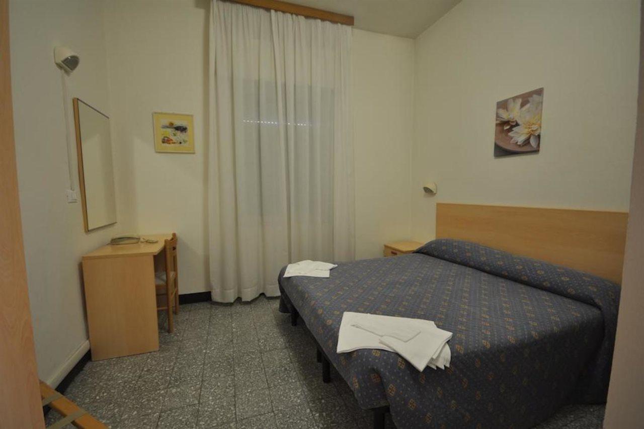 Hotel Roxy Floridiana Rimini Bagian luar foto