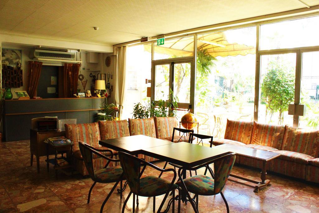 Hotel Roxy Floridiana Rimini Bagian luar foto