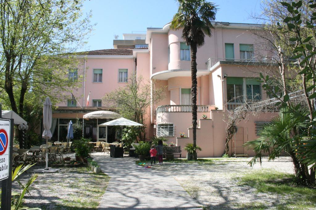 Hotel Roxy Floridiana Rimini Bagian luar foto